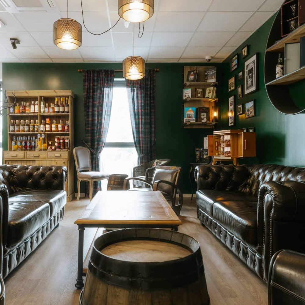 Ma cave a╠Ç Wisky - Sallon de╠ügustation_-2